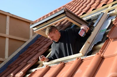 Pose de fenêtres de toit Velux à Tavant